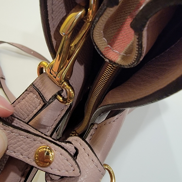 Burberry handbag and wallet - Picture 6 of 10